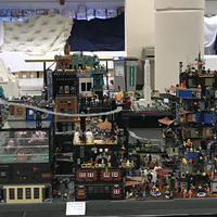 The amazing producer of the mother-child Lego building block MOC has actually created a fabulous urban streetscape along with much more than 60000 Legos